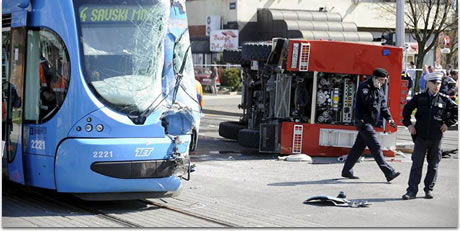 sudar tramvaja i vatrogasnog vozila u dubravi