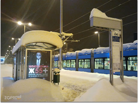 tramvaj u snijegu / avenija dubrovnik, novi zagreb