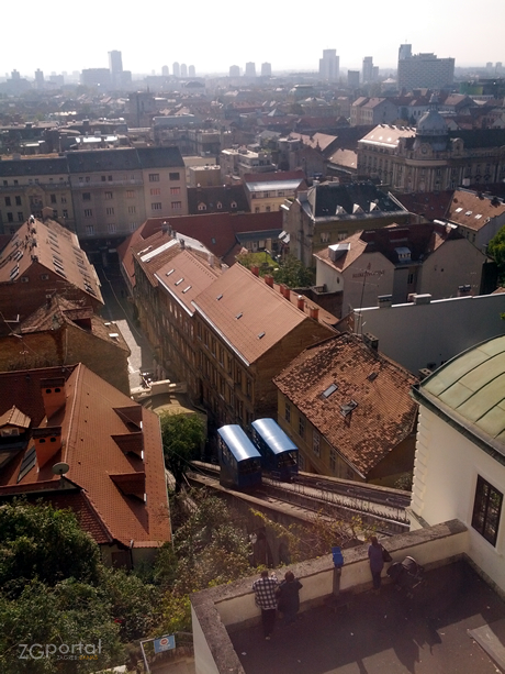 zagrebačka uspinjača / pogled na donji grad