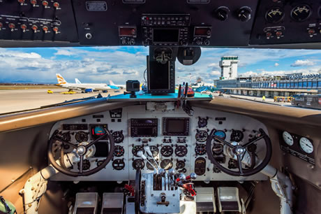 cockpit breitling douglas dc3 / airport zagreb