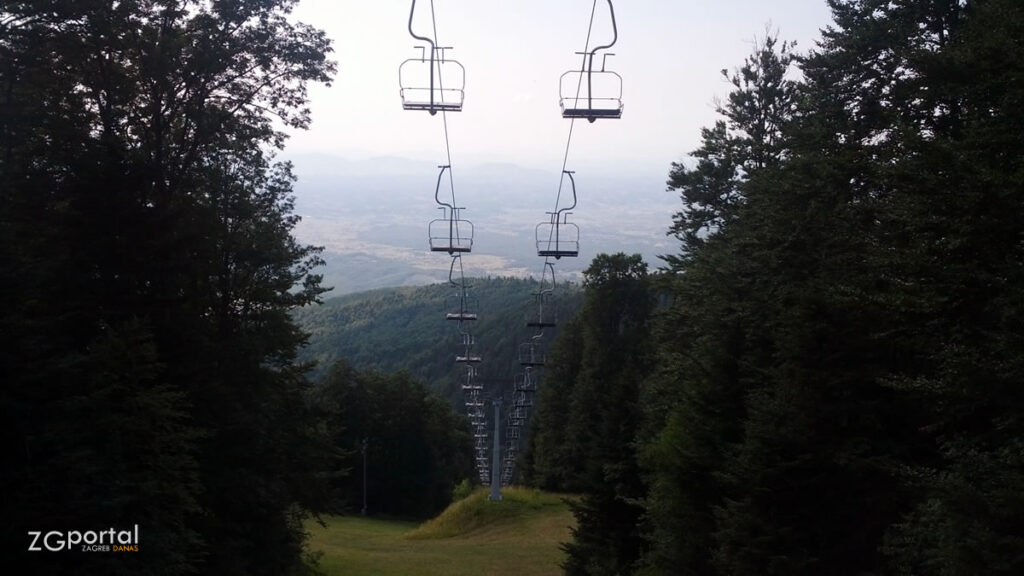 ski lift - sljeme, medvednica, zagreb - srpanj 2015.